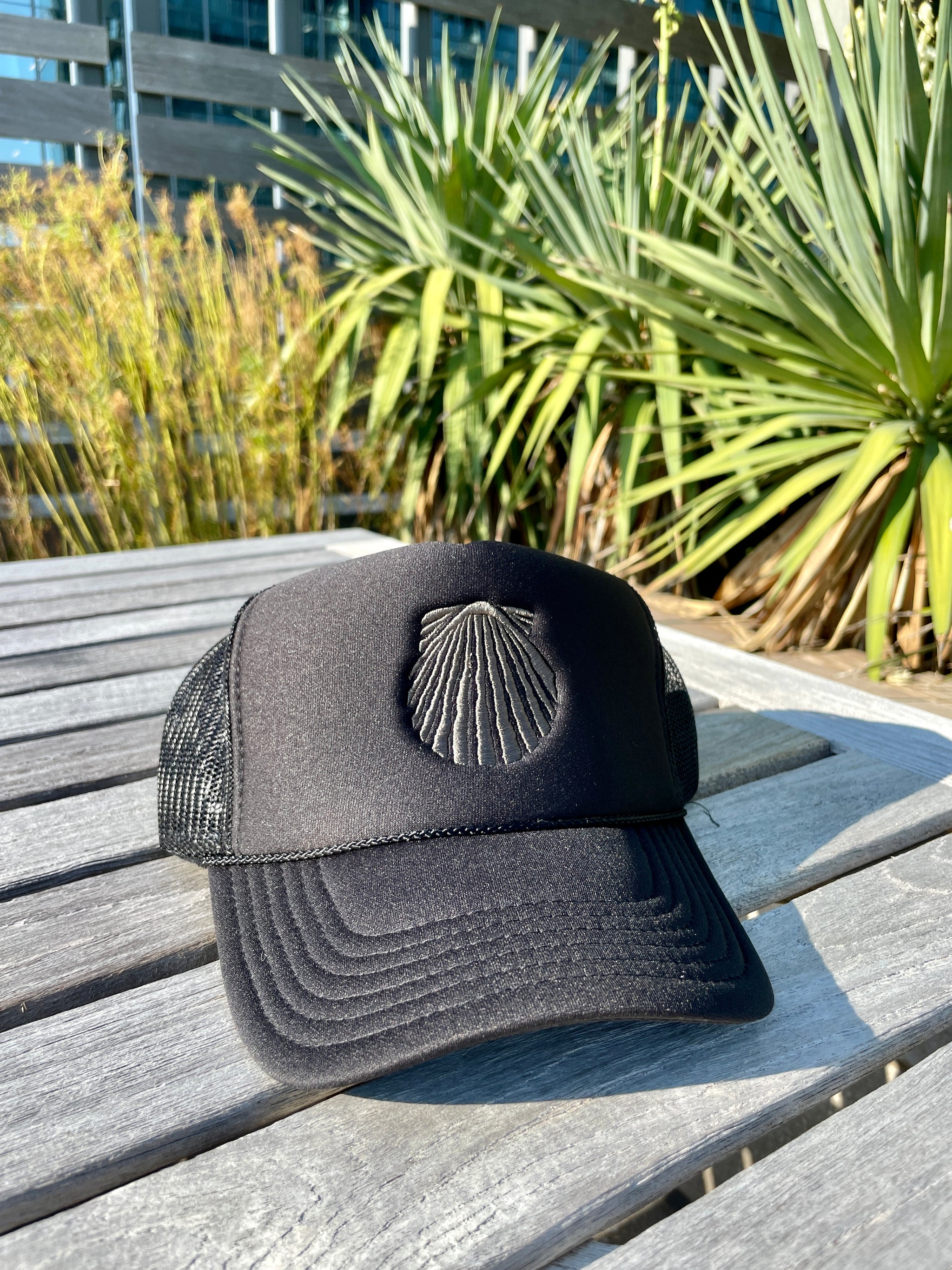 Shell Trucker Hat (Multiple colors) – Reshelled Jewelry display picture 1